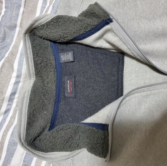 Arrow Sweater - Picture 6 of 12